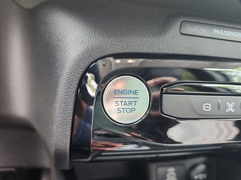 New 2025 Ford Escape SE FWD image 29