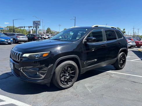 Used 2019 Jeep Cherokee Latitude w/ Popular Appearance Group image 3