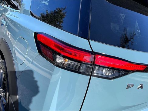 New 2026 Nissan Pathfinder SL image 14