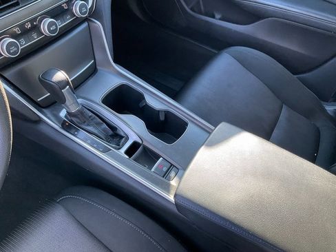 Used 2018 Honda Accord LX image 13