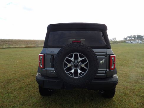 New 2024 Ford Bronco Badlands image 7