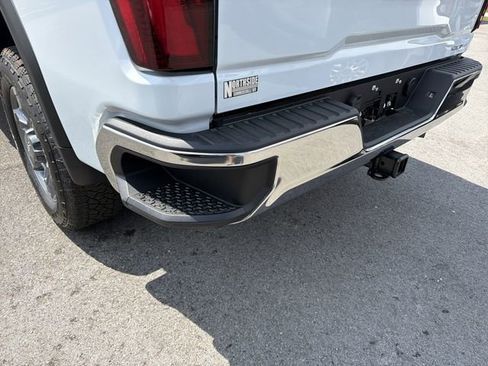 New 2026 GMC Sierra 2500 SLT AWD/4WD image 10
