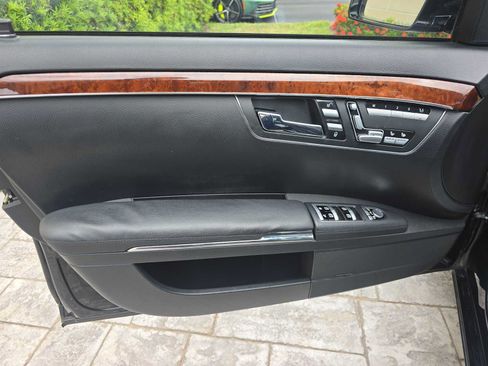 Used 2011 Mercedes-Benz S 550 4MATIC image 15