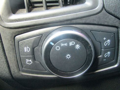 Used 2018 Ford Focus SEL FWD image 17