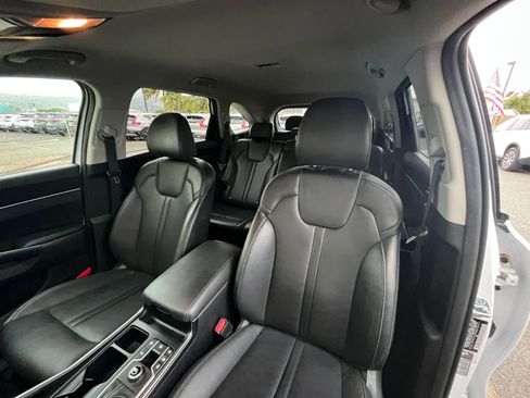 Used 2024 Kia Sorento S FWD image 39