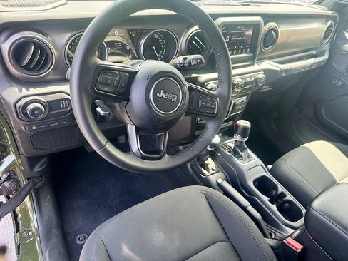 Used 2023 Jeep Wrangler Unlimited AWD/4WD image 10