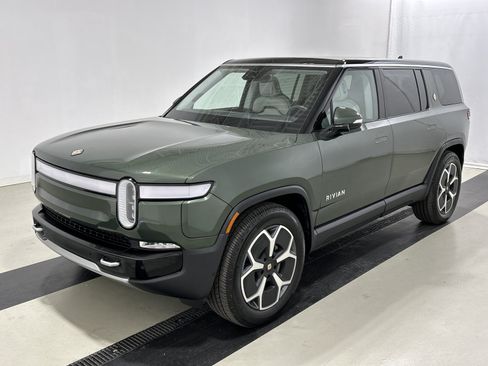 Used 2024 Rivian R1S Adventure AWD/4WD image 1