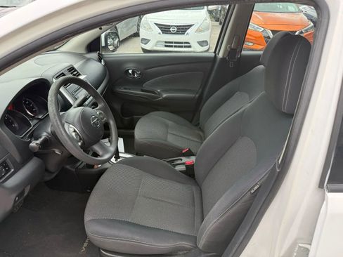 Used 2014 Nissan Versa SV w/ Convenience Package FWD image 9