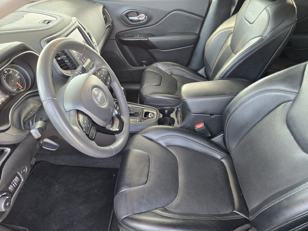 Used 2023 Jeep Cherokee Altitude Lux AWD/4WD image 13
