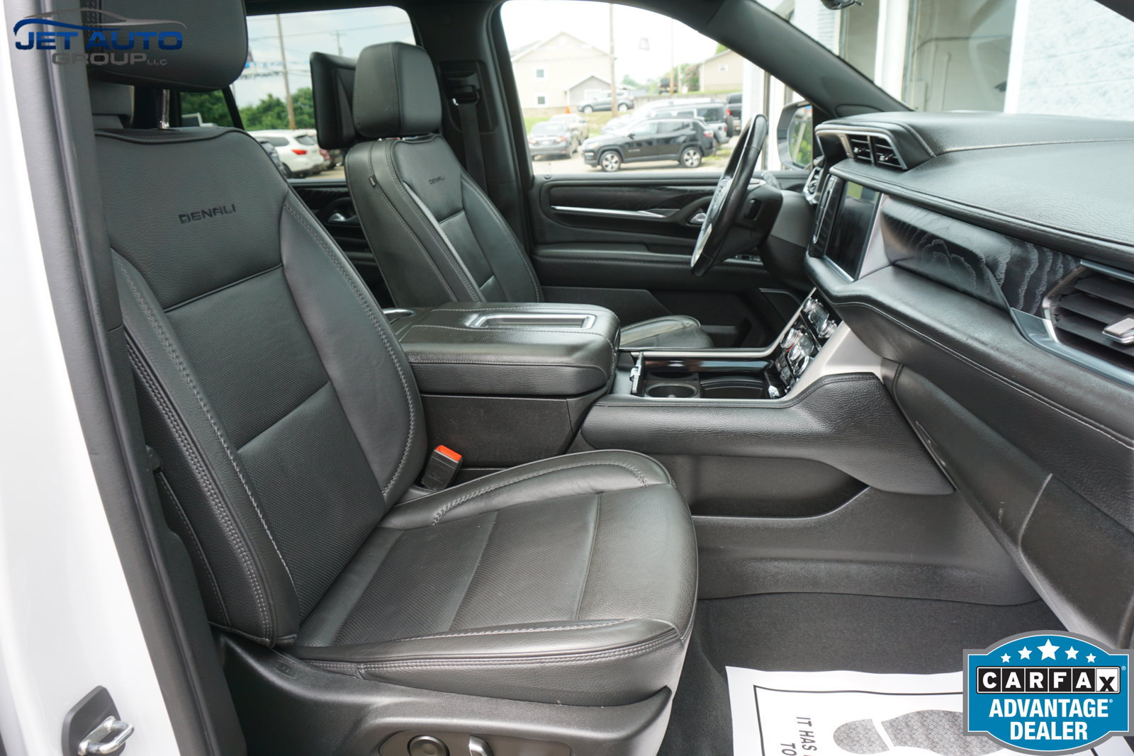 Used 2022 GMC Yukon Denali w/ Denali Ultimate Package AWD/4WD image 29