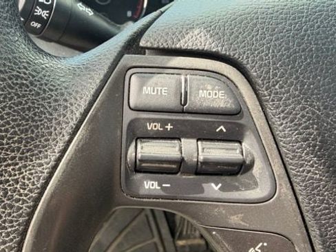 Used 2017 Kia Forte LX w/ LX Popular Package FWD image 13
