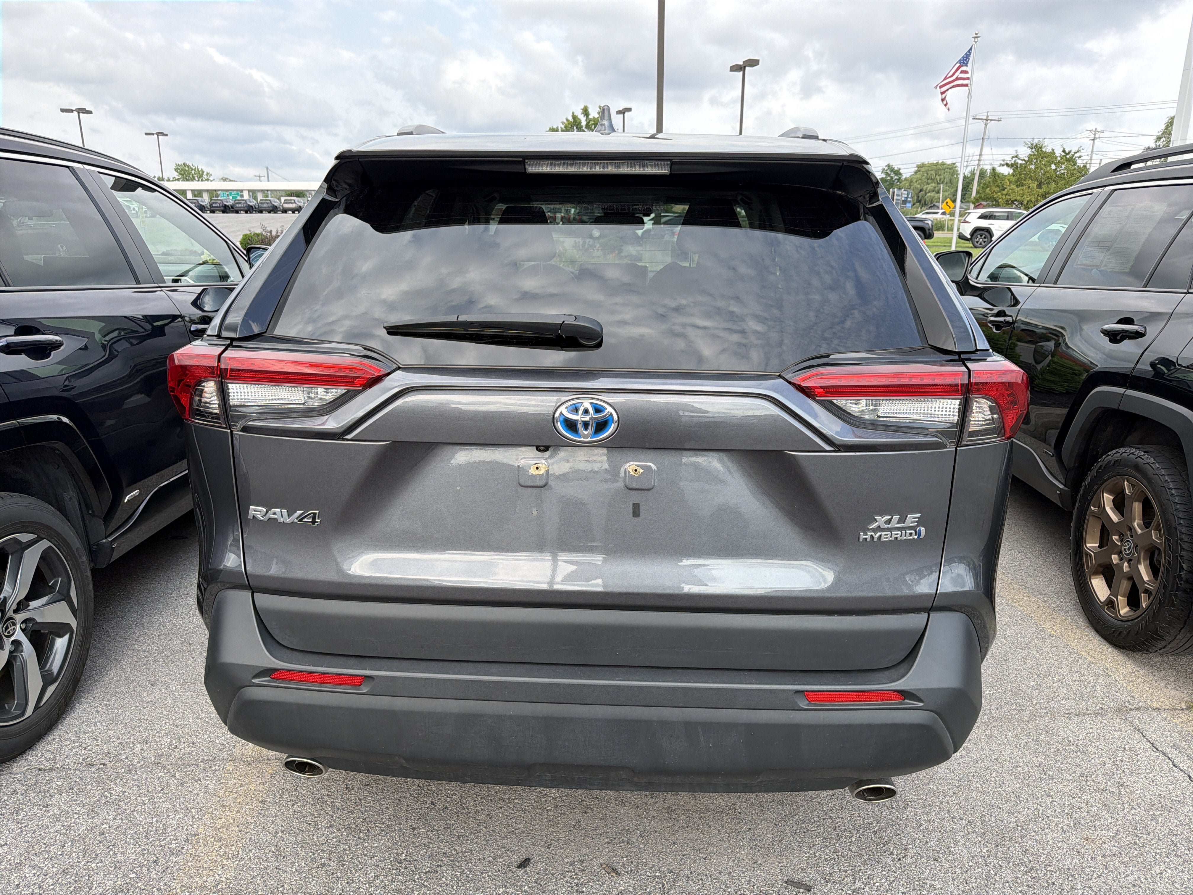 Used 2023 Toyota RAV4 XLE w/ Convenience Package AWD/4WD image 6