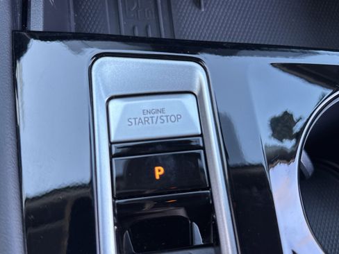 Used 2025 Volkswagen Atlas SE image 22