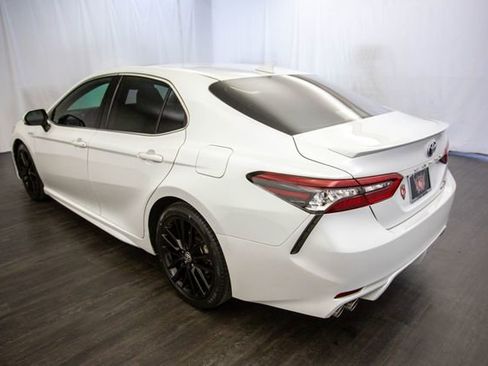 Used 2021 Toyota Camry XSE image 11