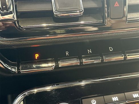 Used 2019 Lincoln Navigator Reserve image 18