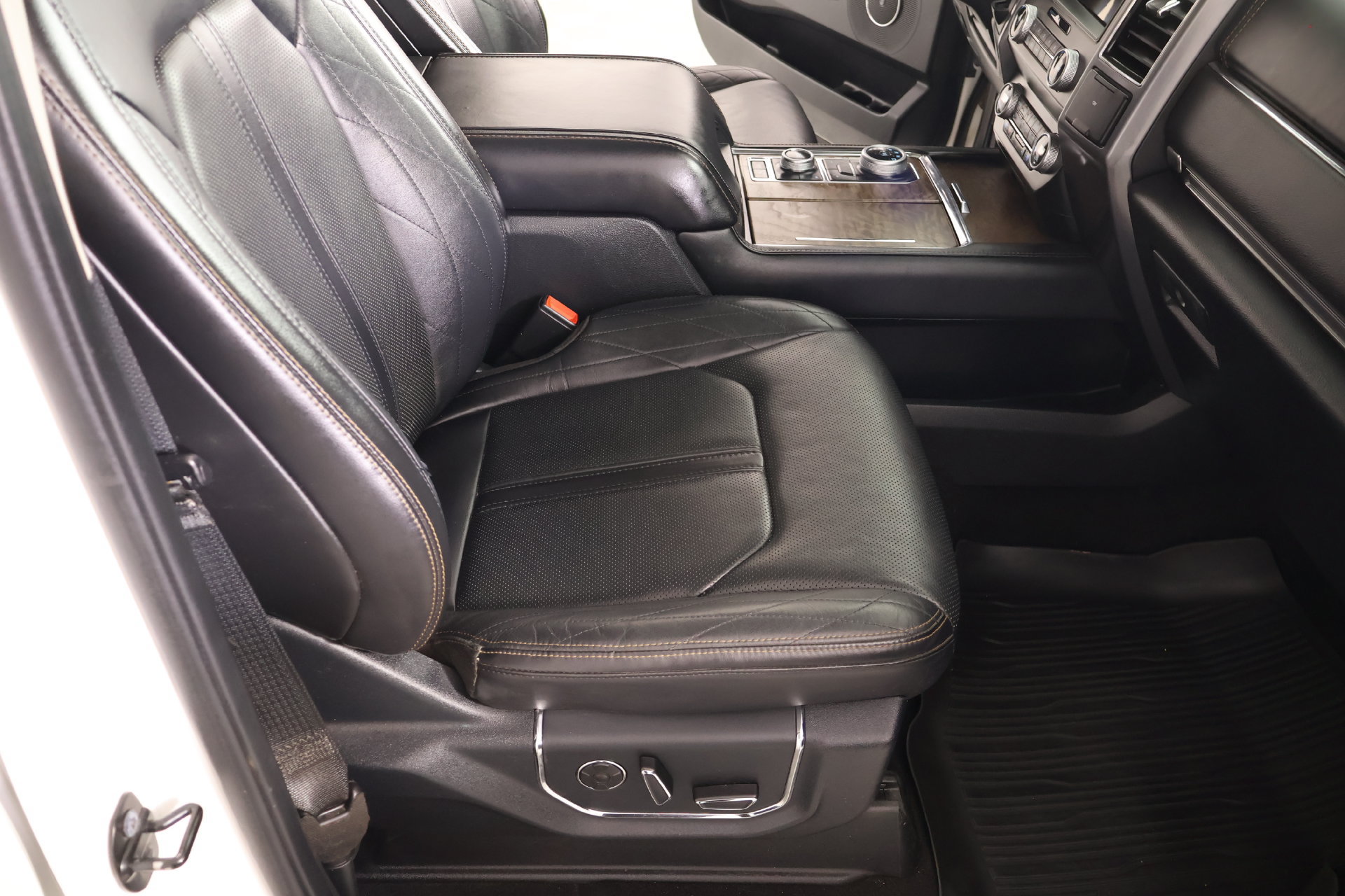 Used 2021 Ford Expedition Platinum AWD/4WD image 14