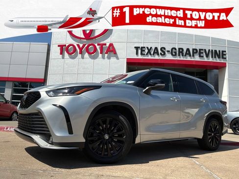 Used 2025 Toyota Highlander XSE AWD/4WD image 1