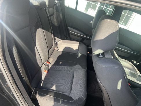 Used 2019 Dodge Charger SXT image 11