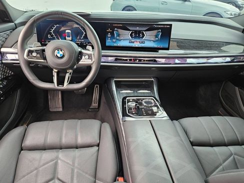 Certified 2025 BMW 760i xDrive image 16