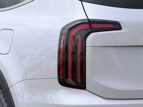 Used 2025 Kia Telluride EX w/ EX Captain's Chair Package FWD image 14