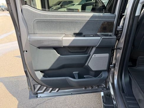 Used 2021 Ford F150 Lariat w/ Trailer Tow Package image 13