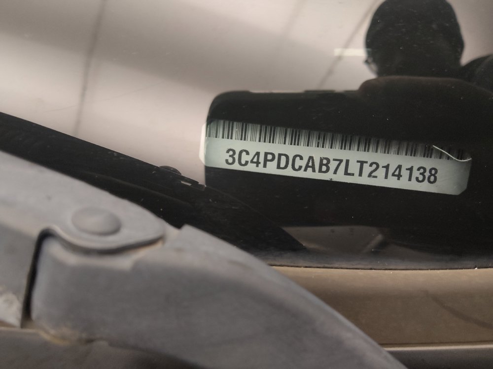 Used 2020 Dodge Journey SE FWD image 33