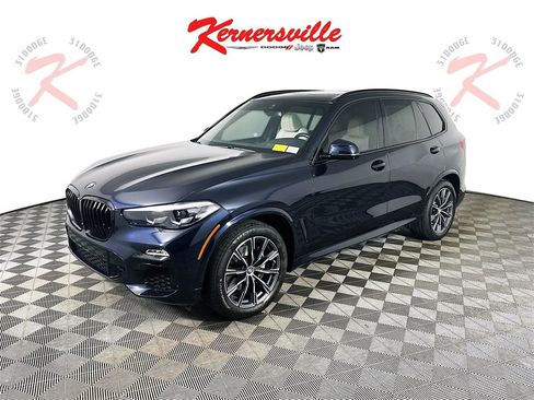 Used 2021 BMW X5 xDrive40i w/ M Sport Package image 3