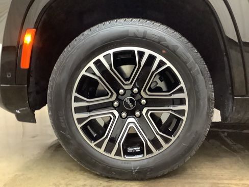 New 2026 Jeep Grand Wagoneer 4WD w/ Premium Group I image 29