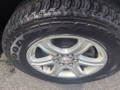 Used 2018 GMC Acadia SLE w/ LPO, Floor Liner Package image 17