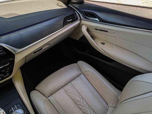 Used 2023 BMW 540i xDrive w/ Dynamic Handling Package AWD/4WD image 18