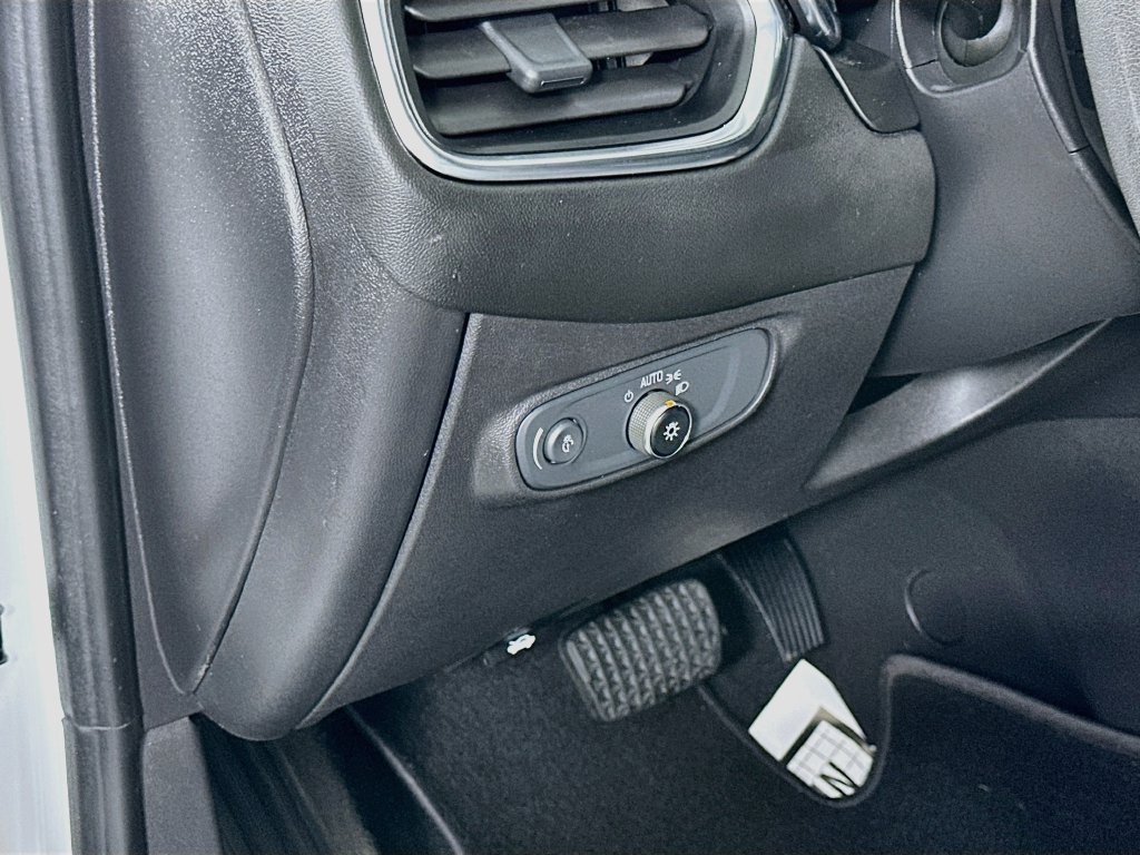 Used 2022 Chevrolet Equinox LS w/ LS Convenience Package FWD image 10