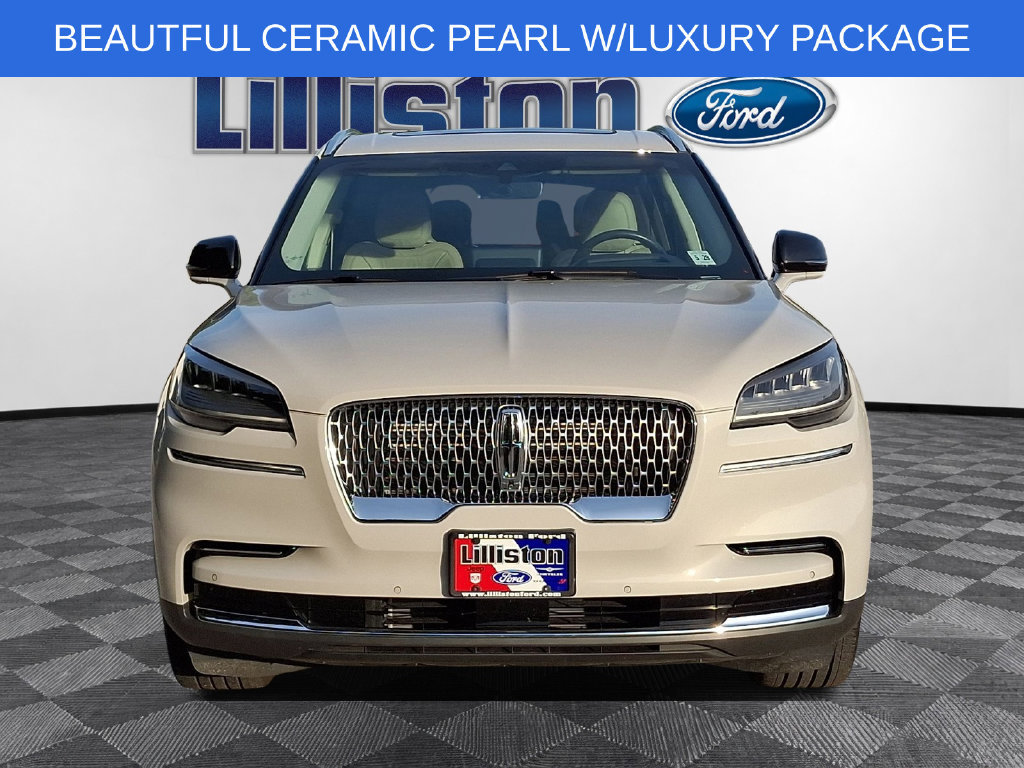 Used 2023 Lincoln Aviator Reserve w/ Equipment Group 201A AWD/4WD image 2