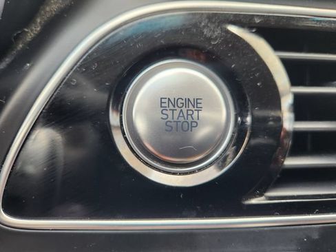 Used 2023 Genesis G70 2.0T RWD image 19