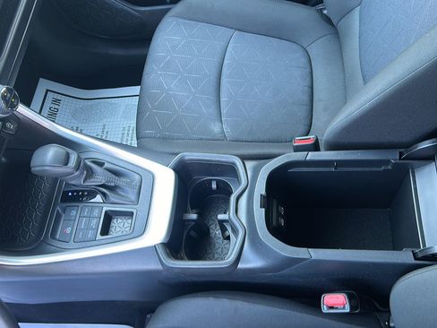 Used 2025 Toyota RAV4 XLE AWD/4WD image 13