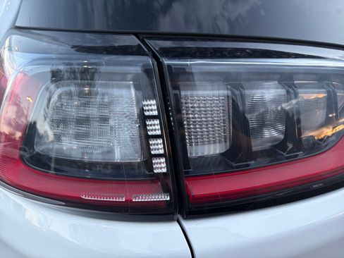 Used 2021 Jeep Cherokee Latitude Plus AWD/4WD image 28