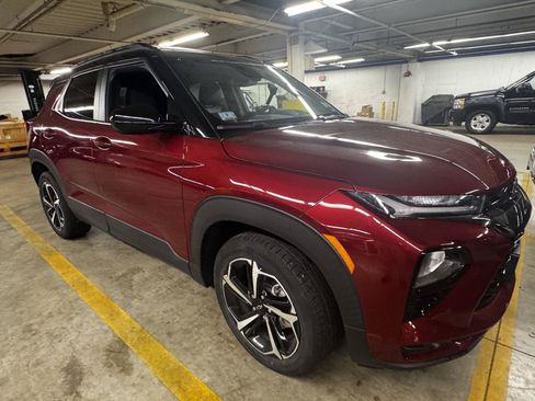 Used 2023 Chevrolet TrailBlazer RS w/ Convenience Package FWD image 1