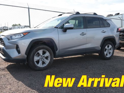 Used 2019 Toyota RAV4 XLE AWD/4WD image 1