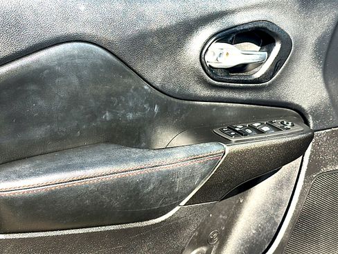 Used 2022 Jeep Cherokee Trailhawk w/ Trailer Tow Group image 16