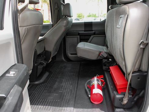 Used 2017 Ford F550 2WD Crew Cab Super Duty image 31