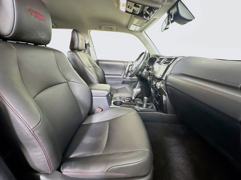 Used 2024 Toyota 4Runner TRD Off-Road Premium image 30