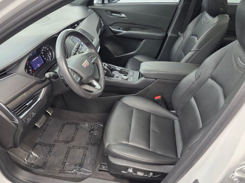 Used 2023 Cadillac XT4 Sport image 9