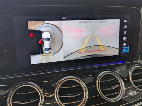 Used 2023 Mercedes-Benz E 350 4MATIC Sedan image 28