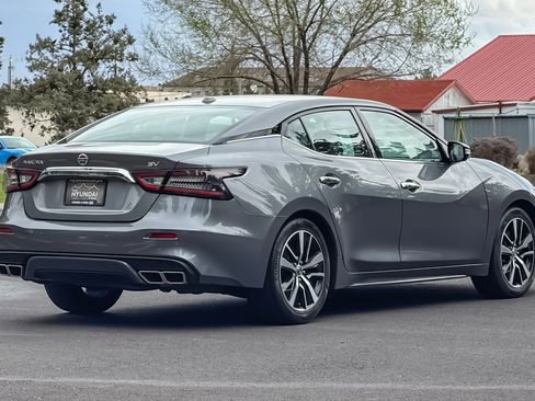 Used 2022 Nissan Maxima SV w/ Floor Mat Group FWD image 4