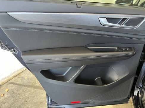 New 2026 Volkswagen Atlas Cross Sport SE image 21