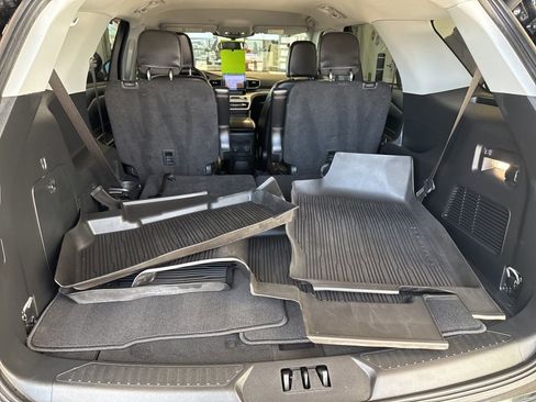 Used 2024 Ford Explorer XLT w/ Equipment Group 202A image 21