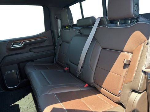 Certified 2022 GMC Sierra 1500 Denali w/ Denali Reserve Package AWD/4WD image 16