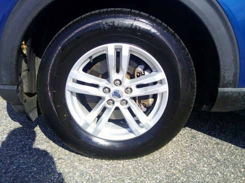 Used 2020 Ford Explorer XLT w/ Equipment Group 202A image 27