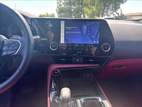 Used 2025 Lexus NX 250 FWD image 9