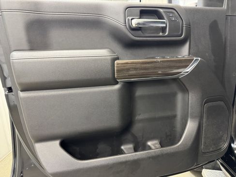 Used 2022 Chevrolet Silverado 3500 LT w/ Convenience Package image 9