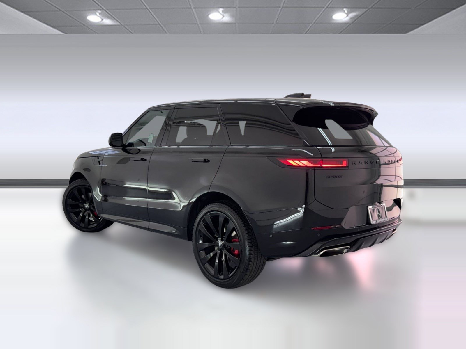 Used 2024 Land Rover Range Rover Sport Dynamic SE AWD/4WD image 3